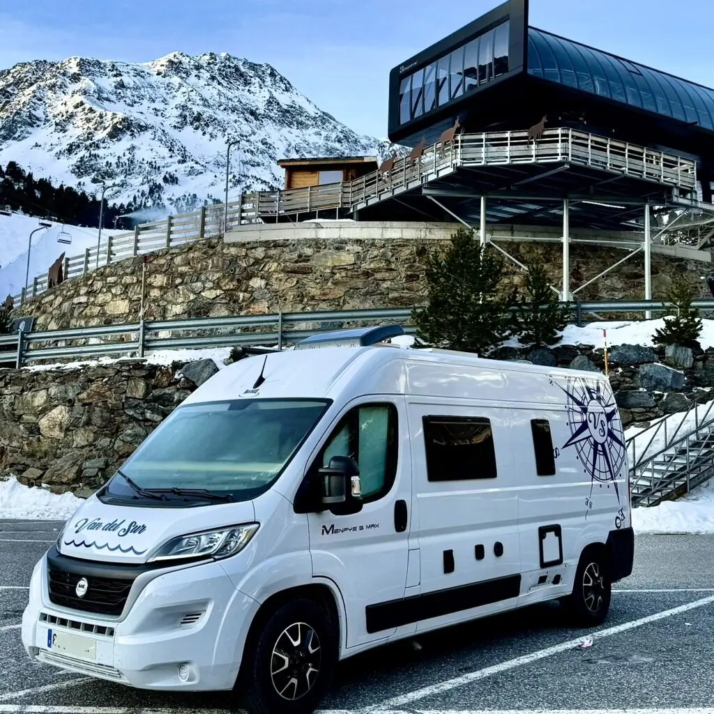 Semana Blanca en camper: descubre Sierra Nevada viajando en furgoneta o autocaravana Van del Sur